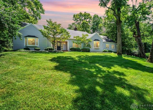 Property at 2420 Ridgeway Rd, Oakwood, OH 45419, 5 beds, 4.5 baths