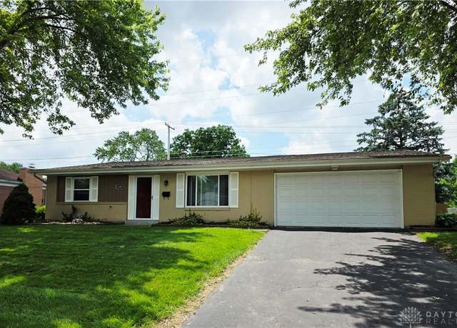 Property at 1008 Terracewood Dr, Englewood, OH 45322, 3 beds, 2 baths