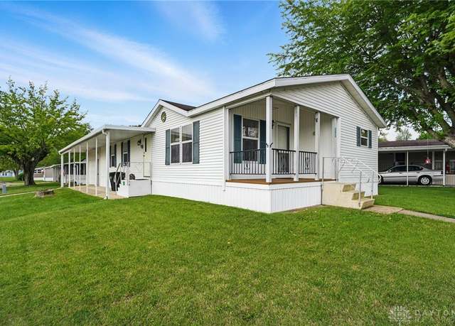 Property at 17 Sunset Dr, Springfield, OH 45504, 3 beds, 2 baths