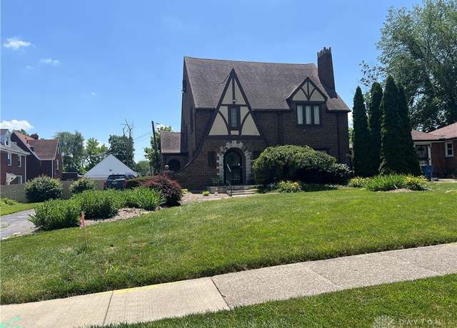 Property at 1302 Earlham Dr, Dayton, OH 45406, 4 beds, 2.5 baths