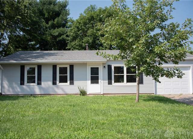 Property at 1077 Dayton Ave, Xenia, OH 45385, 3 beds, 1 bath