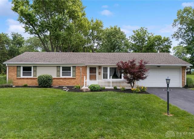 Property at 15 Gracewood Dr, Centerville, OH 45458, 3 beds, 2 baths