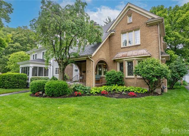 Property at 54 Beverly Pl, Oakwood, OH 45419, 3 beds, 2 baths