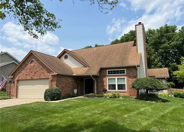 Property at 323 Meadowgrove Dr, Englewood, OH 45322, 4 beds, 2.5 baths