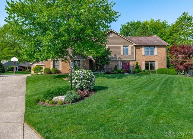 Property at 2100 Hunters Bluff Ct, Washington Twp, OH 45458, 4 beds, 2.5 baths