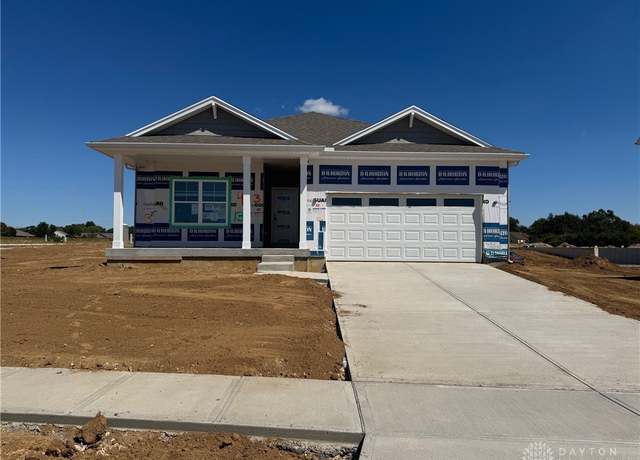 Property at 493 Hollywood Blvd, Xenia, OH 45385, 3 beds, 2 baths