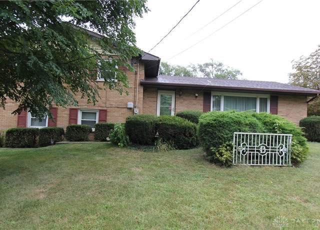 Property at 9677 N Country Club Rd, Piqua, OH 45356, 3 beds, 1.5 baths
