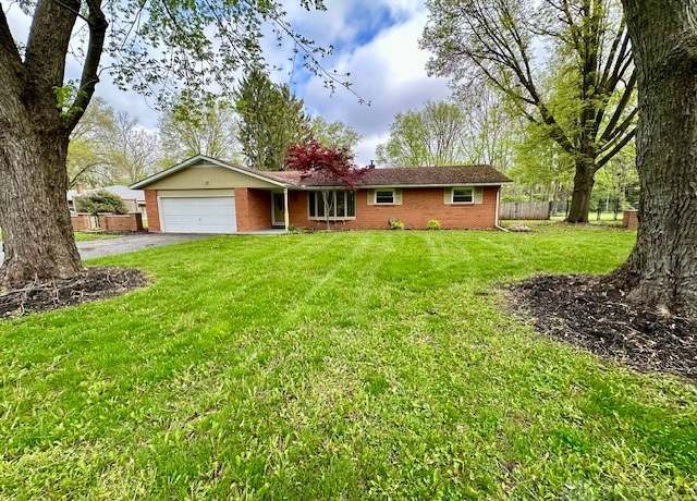 Property at 1947 Woodcliffe Dr, Troy, OH 45373, 3 beds, 2 baths