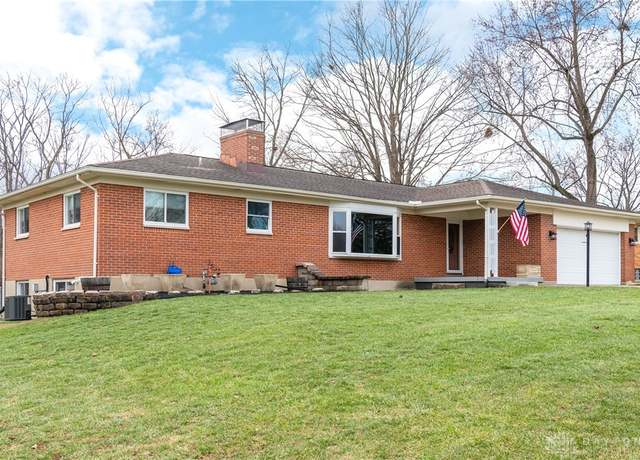 Property at 3967 Reinwood Dr, Dayton, OH 45414, 4 beds, 2 baths