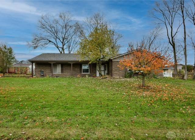 Property at 5331 Birchbend Ct, Dayton, OH 45415, 3 beds, 2.5 baths
