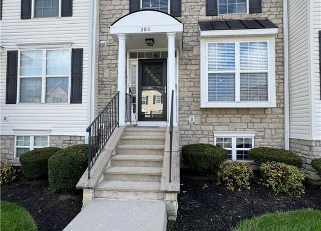 Property at 380 Oxford Oak Dr, Blacklick, OH 43004, 2 beds, 1.5 baths