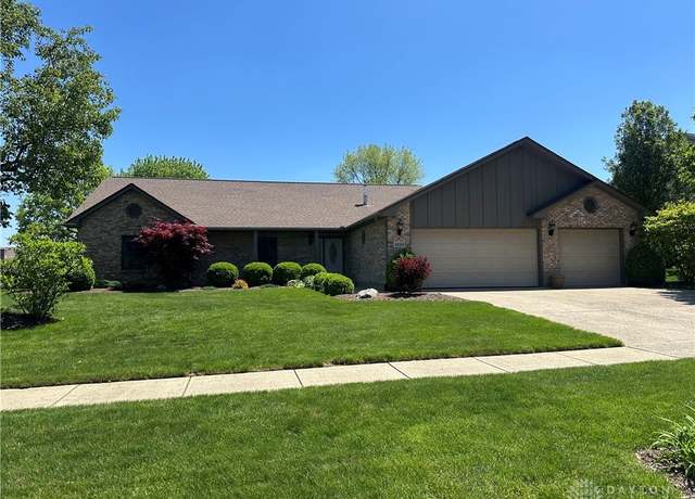 Property at 1222 Woodland Meadows Dr, Vandalia, OH 45377, 3 beds, 2 baths