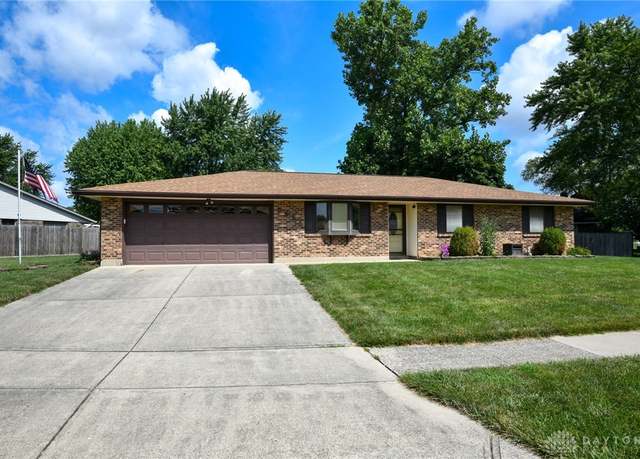 Property at 6851 Locustview Dr, Dayton, OH 45424, 3 beds, 2 baths