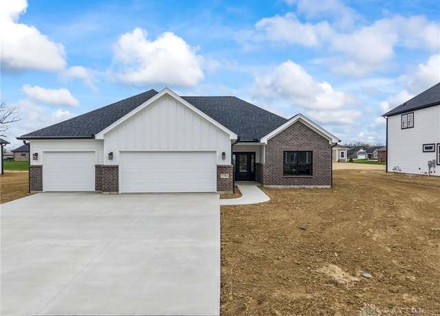 Property at 2206 Northbridge Trl, Troy, OH 45373, 3 beds, 2 baths