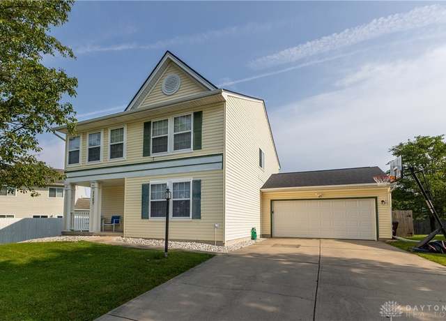 Property at 1107 Sunset Dr, Englewood, OH 45322, 5 beds, 2.5 baths