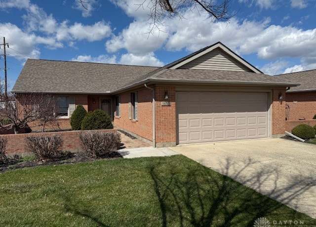 Property at 1608 Dee Anne Dr, Xenia, OH 45385, 2 beds, 2 baths
