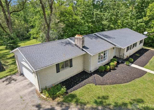 Property at 1415 Olt Rd, Dayton, OH 45417, 4 beds, 2 baths