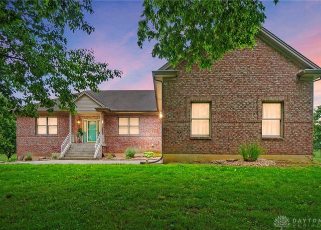 Property at 3862 Robinson Vail Rd, Franklin, OH 45005, 5 beds, 3 baths