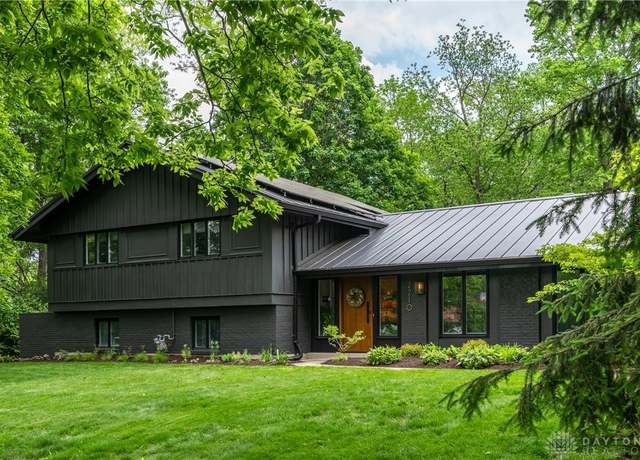 Property at 2210 Ridgeway Rd, Oakwood, OH 45419, 5 beds, 3.5 baths