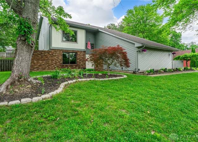 Property at 360 Merrick Dr, Beavercreek, OH 45434, 4 beds, 2.5 baths