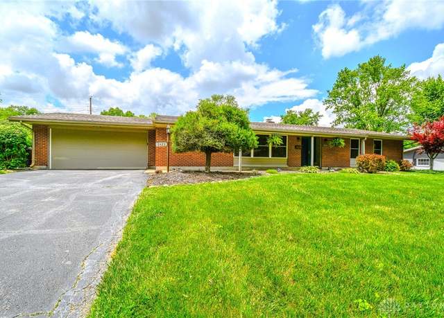 Property at 2423 Tennyson Dr, Bellbrook, OH 45305, 3 beds, 2.5 baths
