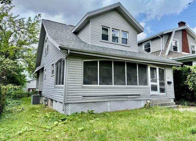 Property at 641 Greenlawn Ave, Dayton, OH 45403, 3 beds, 1 bath