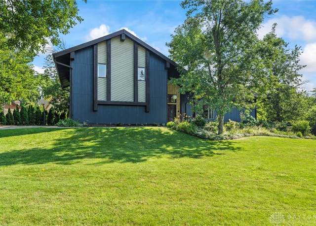 Property at 860 Helke Rd, Vandalia, OH 45377, 5 beds, 4 baths