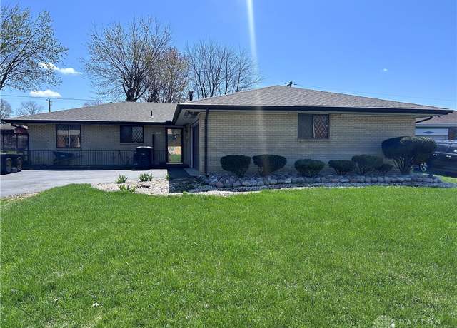 Property at 4562 College View Dr, Dayton, OH 45417, 3 beds, 2 baths