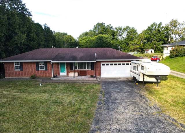 Property at 1290 Red Oaks Cir, Springfield, OH 45506, 3 beds, 1.5 baths