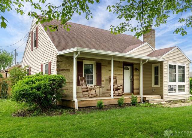 Property at 1738 Parkview Dr, Xenia, OH 45385, 3 beds, 2 baths