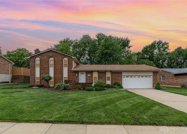 Property at 6179 Stonehill Dr, Fairfield, OH 45014, 3 beds, 2.5 baths
