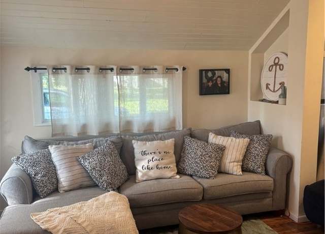 Property at 222 Park St, Bellefontaine, OH 43348, 2 beds, 1 bath