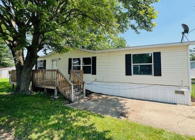 Property at 2109 Greenfield Dr, Middletown, OH 45044, 3 beds, 2 baths