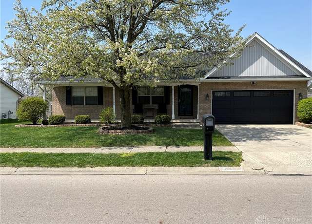 Property at 5585 W Ridgewood Rd, Springfield, OH 45503, 3 beds, 2.5 baths