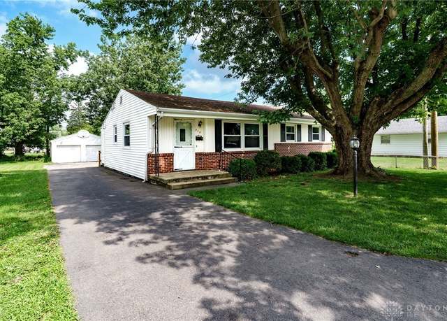 Property at 718 Macarthur Way, Washington Court Hous, OH 43160, 3 beds, 1.5 baths