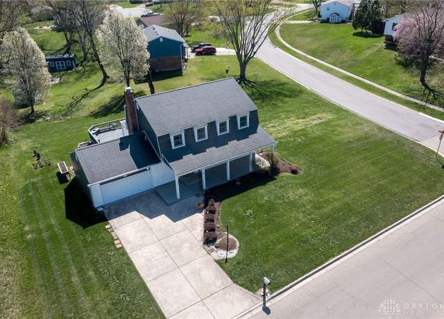 Property at 2205 Entrada Dr, Beavercreek, OH 45431, 4 beds, 2.5 baths
