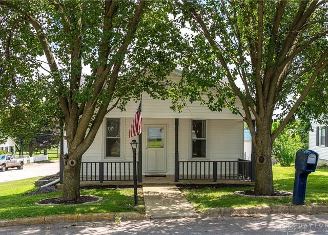 Property at 724 Walnut St, Lewisburg, OH 45338, 2 beds, 1 bath