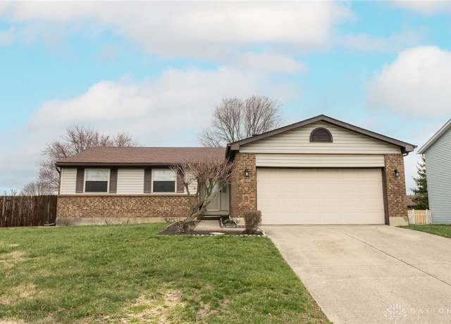 Property at 1023 Meadowrun Rd, Englewood, OH 45322, 3 beds, 2.5 baths