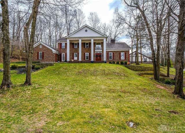Property at 1955 Kresswood Cir, Dayton, OH 45429, 4 beds, 3.5 baths