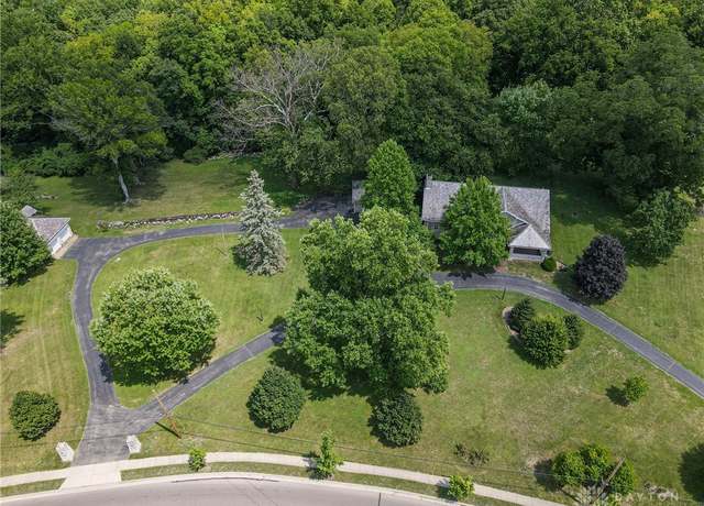 Property at 410 S Linden Ave, Miamisburg, OH 45342, 4 beds, 2.5 baths