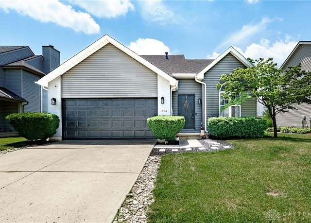 Property at 1662 Farrington Dr, Kettering, OH 45420, 3 beds, 2.5 baths