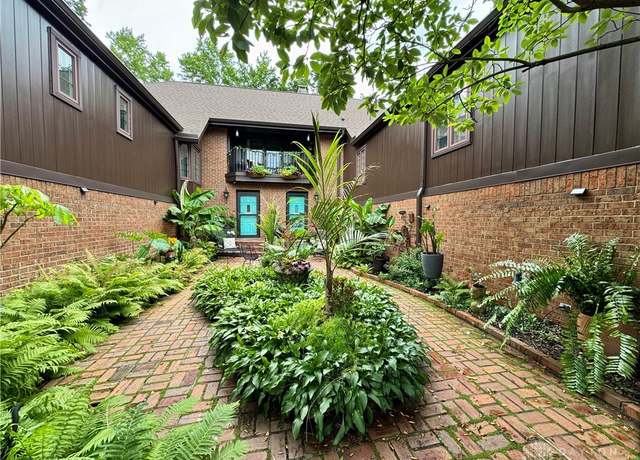 Property at 101 Blue Gate Cir #1, Dayton, OH 45429, 3 beds, 2.5 baths