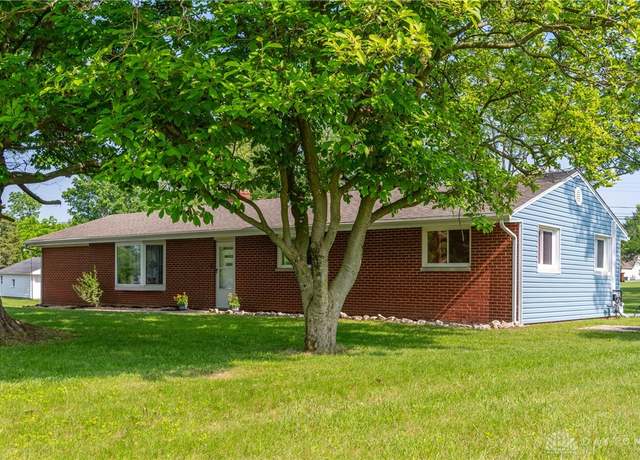 Property at 3093 Warner Dr, Fairborn, OH 45324, 4 beds, 2 baths