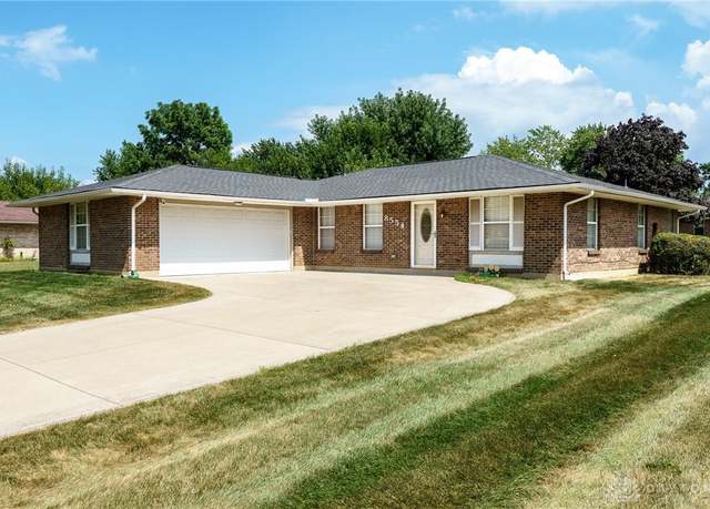 Property at 8554 Schoolgate Dr, Dayton, OH 45424, 4 beds, 2 baths