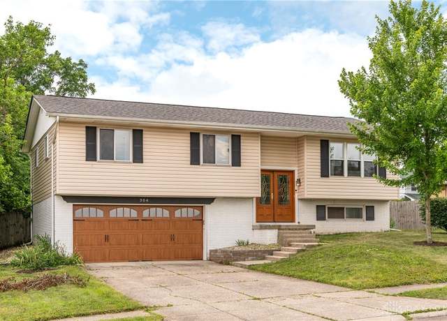 Property at 304 Fairway Dr, Fairborn, OH 45324, 3 beds, 1.5 baths