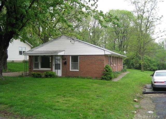 Property at 40 Cemetery Dr, Centerville, OH 45459, 3 beds, 1.5 baths