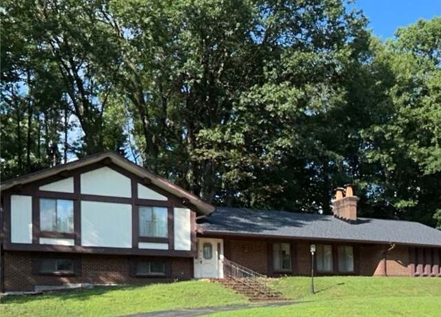 Property at 1401 Brittany Hills Dr, Dayton, OH 45459, 4 beds, 4 baths
