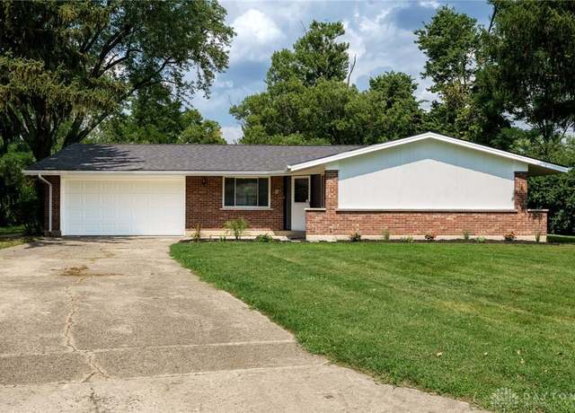 Property at 2007 Carriage Hall Ct, Dayton, OH 45459, 3 beds, 2 baths