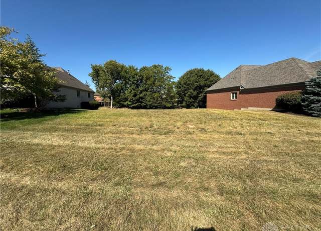 Property at 6959 Rose Glen Dr, Dayton, OH 45459