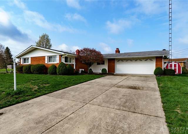 Property at 1668 Parkview Dr, Xenia, OH 45385, 3 beds, 2 baths